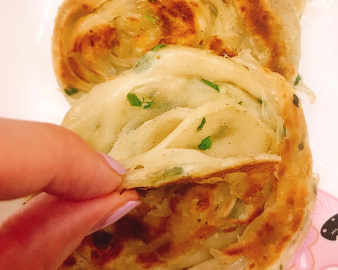 千层香酥葱油饼的做法
