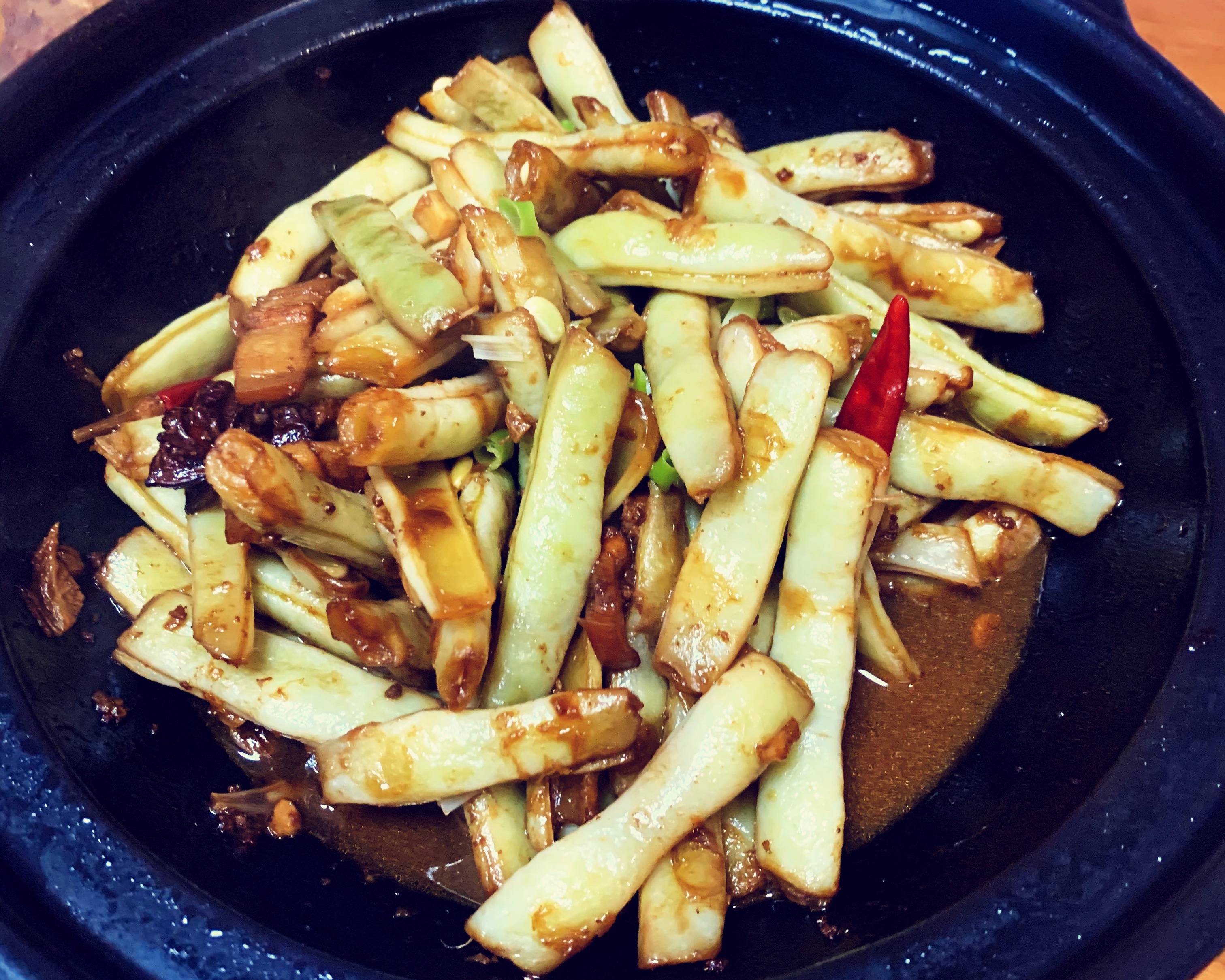素菜肉滋味：白不老豆角砂锅煲