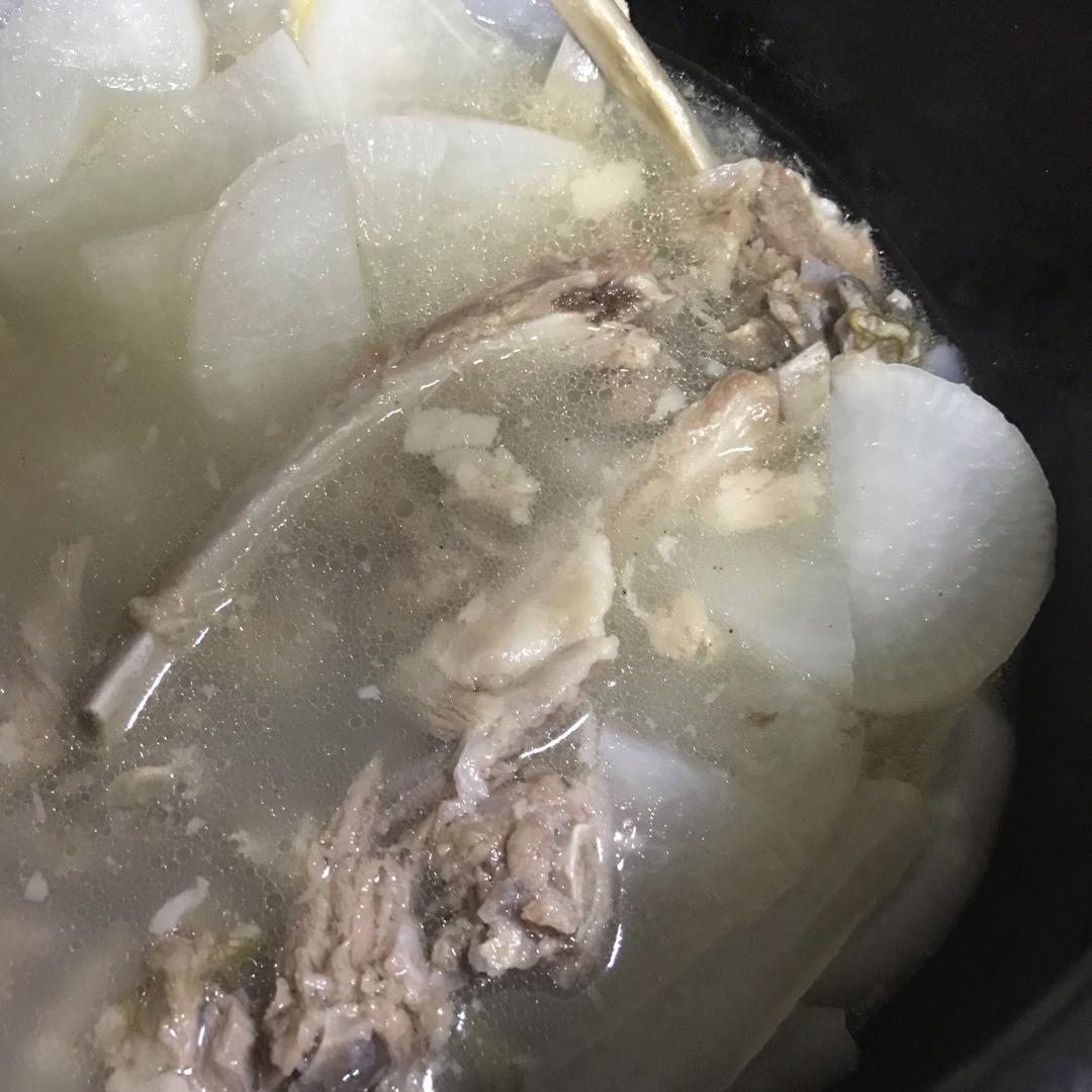 羊肉炖白萝卜