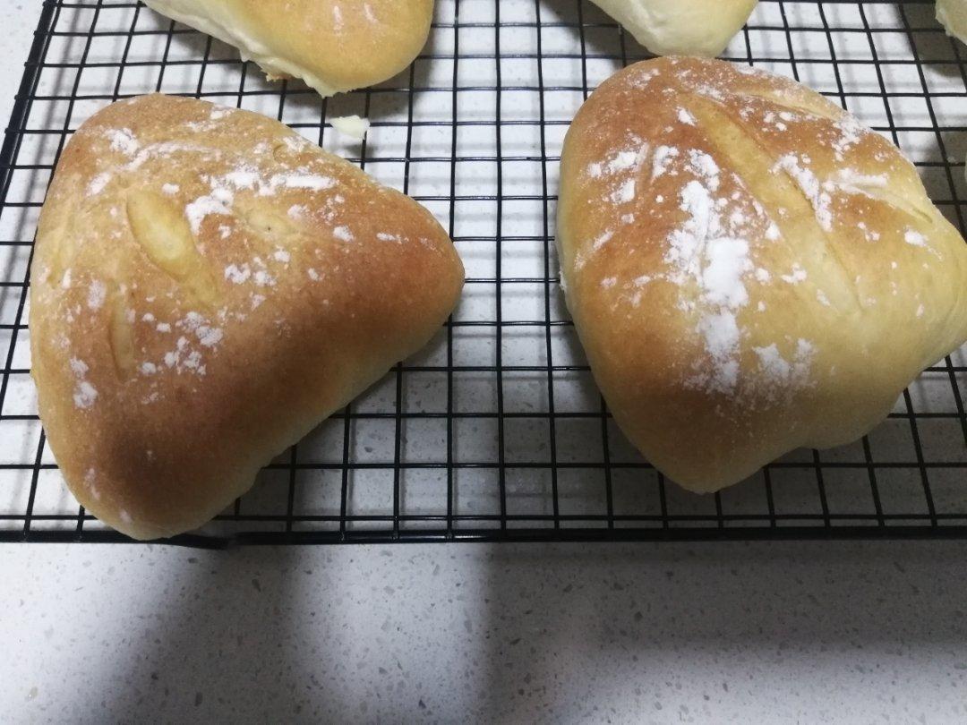 咸香的玉米毛豆软欧包