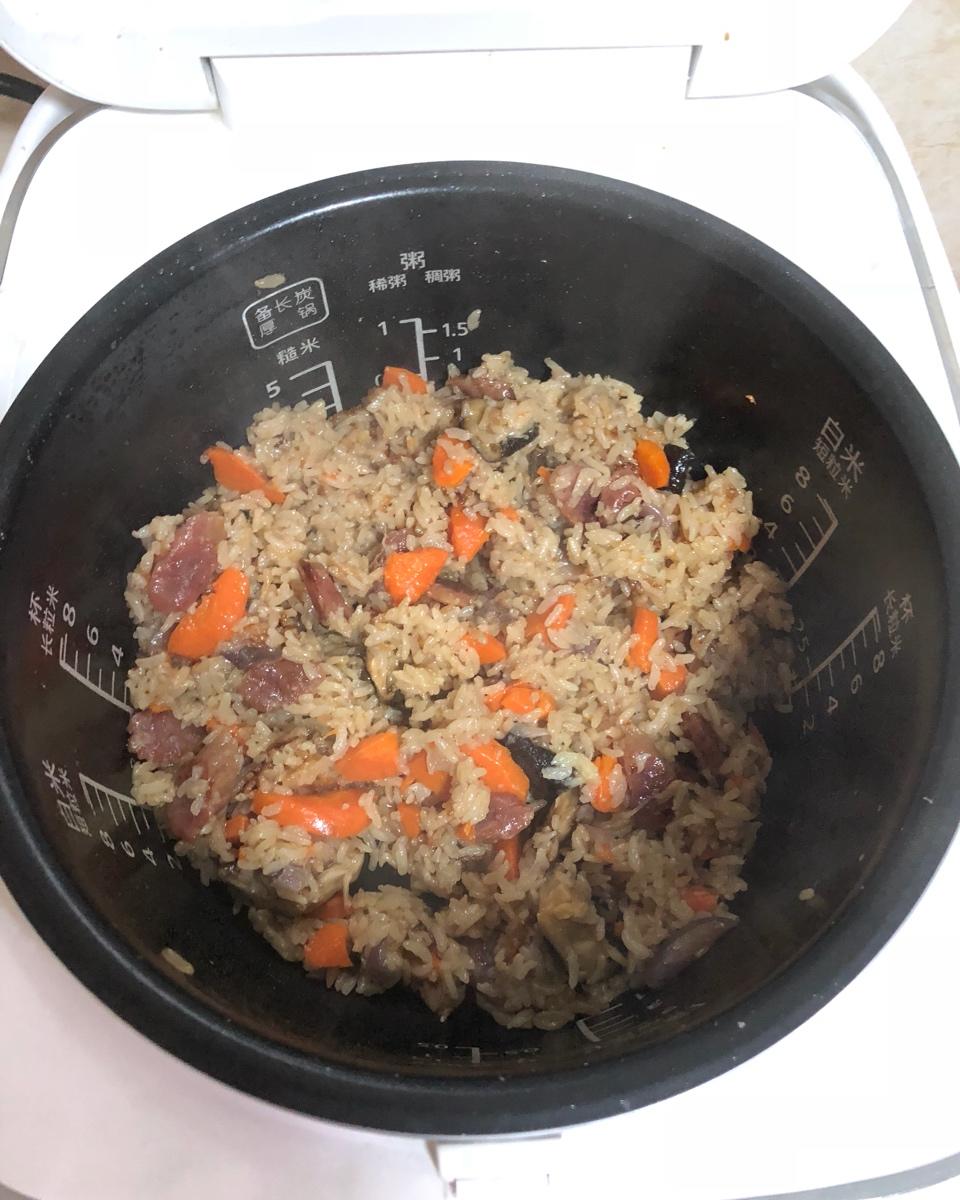 电饭煲香肠焖饭