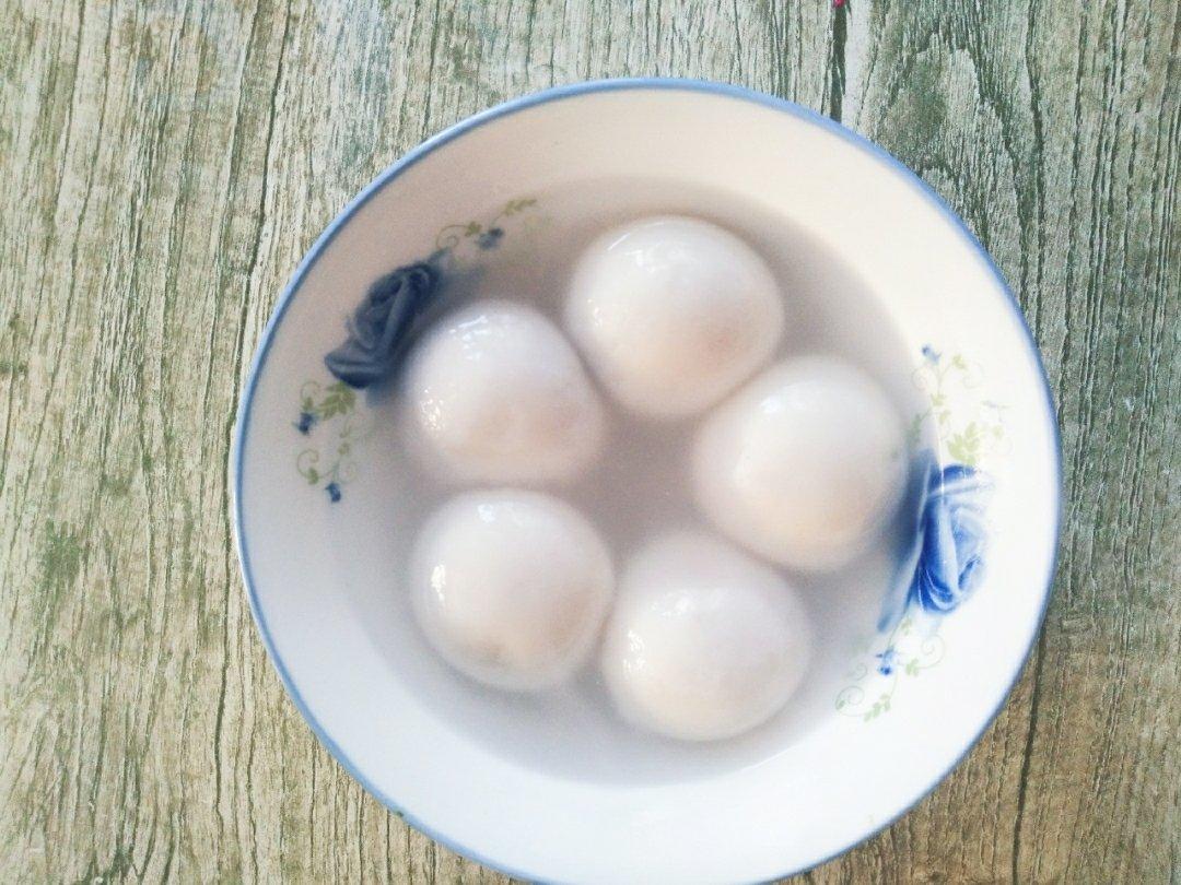 花生黑芝麻汤圆