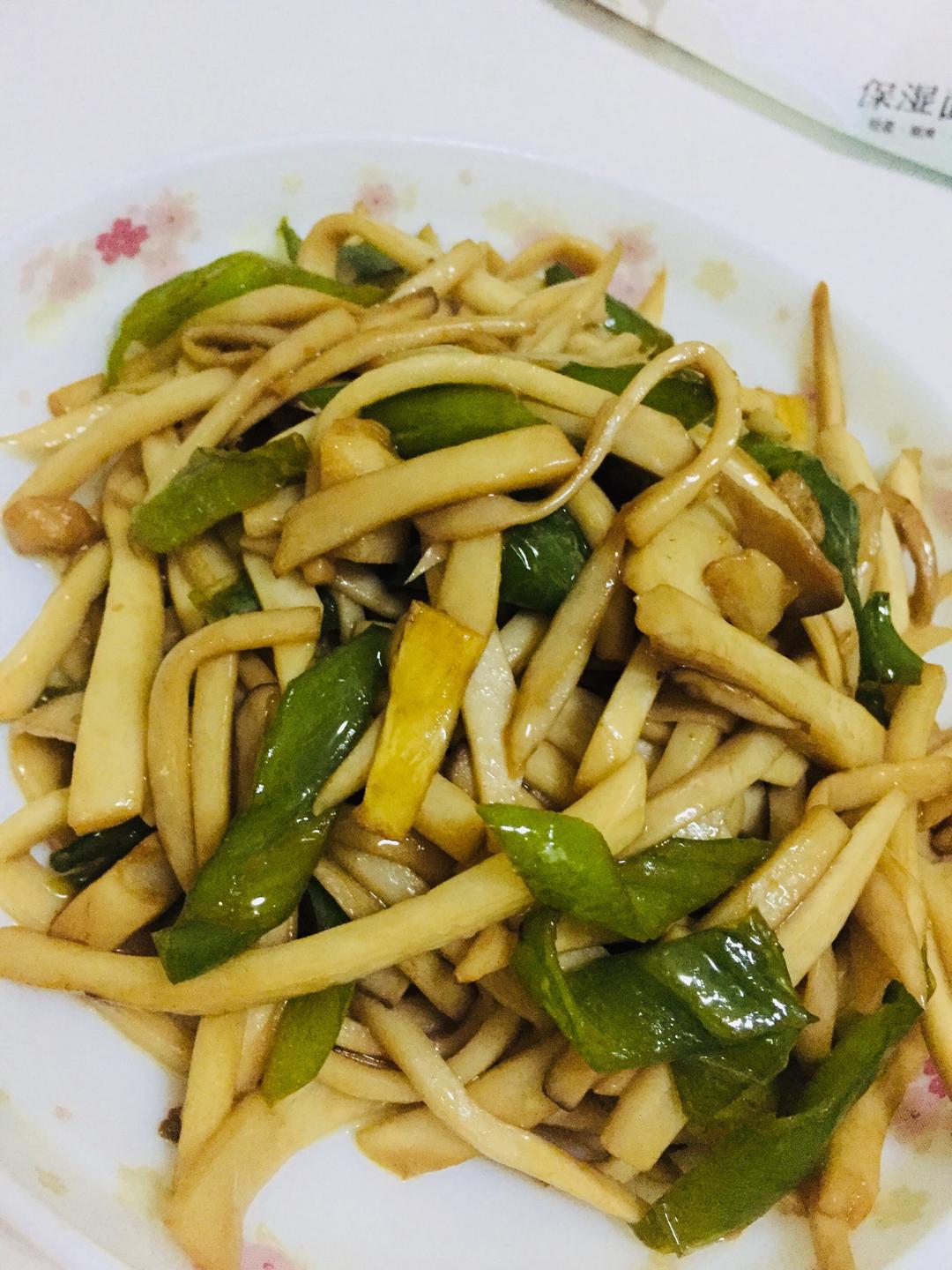 青椒素炒杏鲍菇