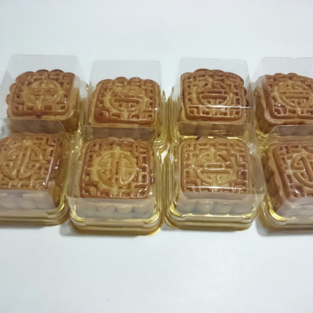 广式月饼—蛋黄莲蓉月饼