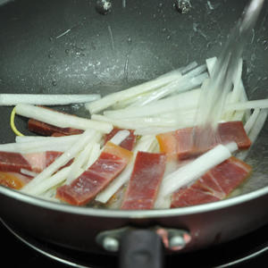 蛤蜊火腿萝卜汤的做法 步骤6