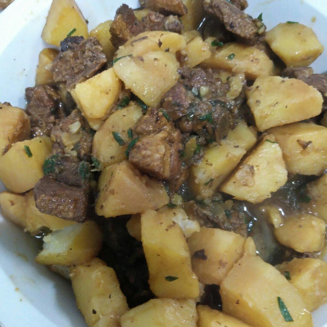 土豆焖鸭