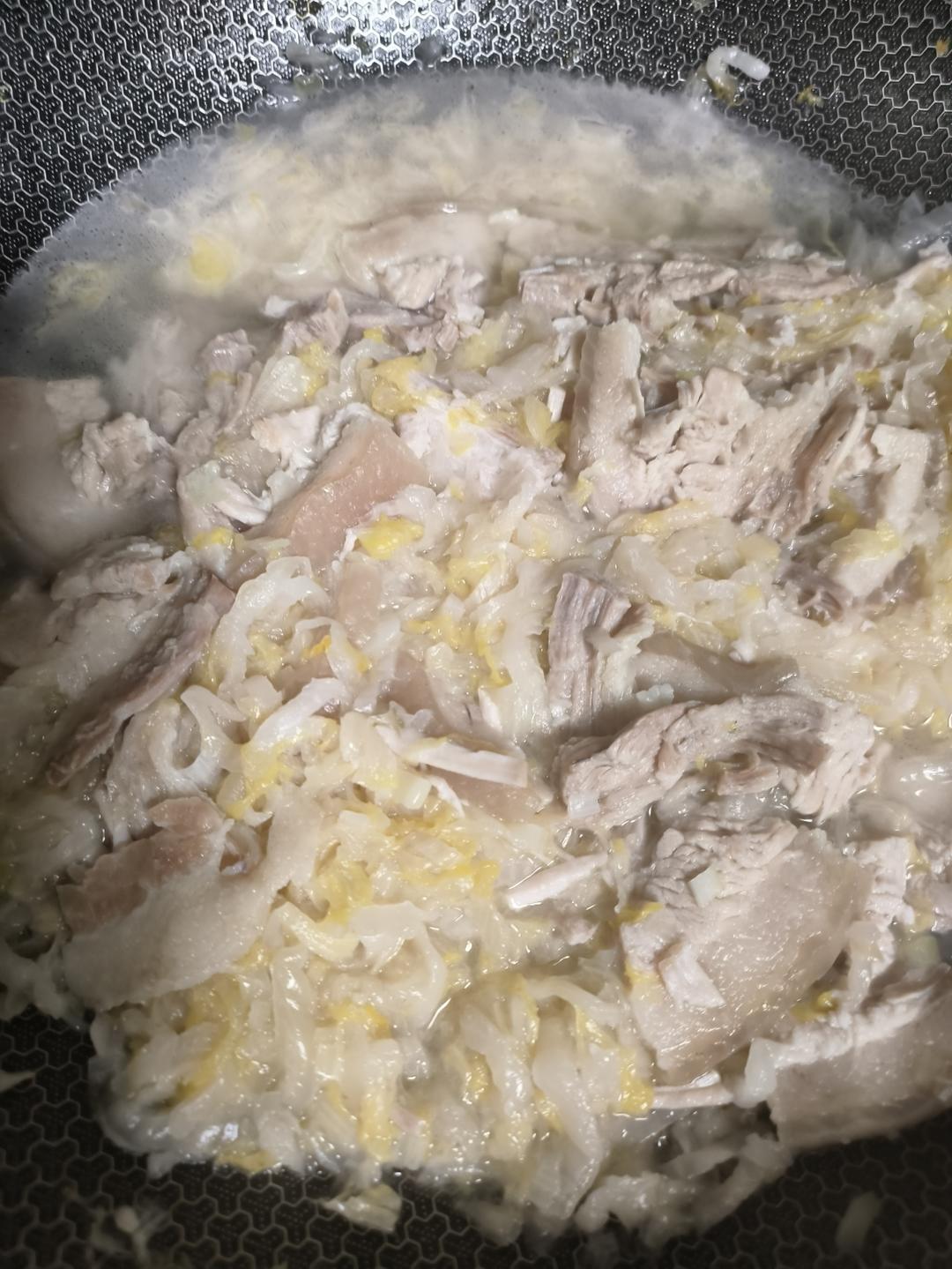 酸菜汆白肉