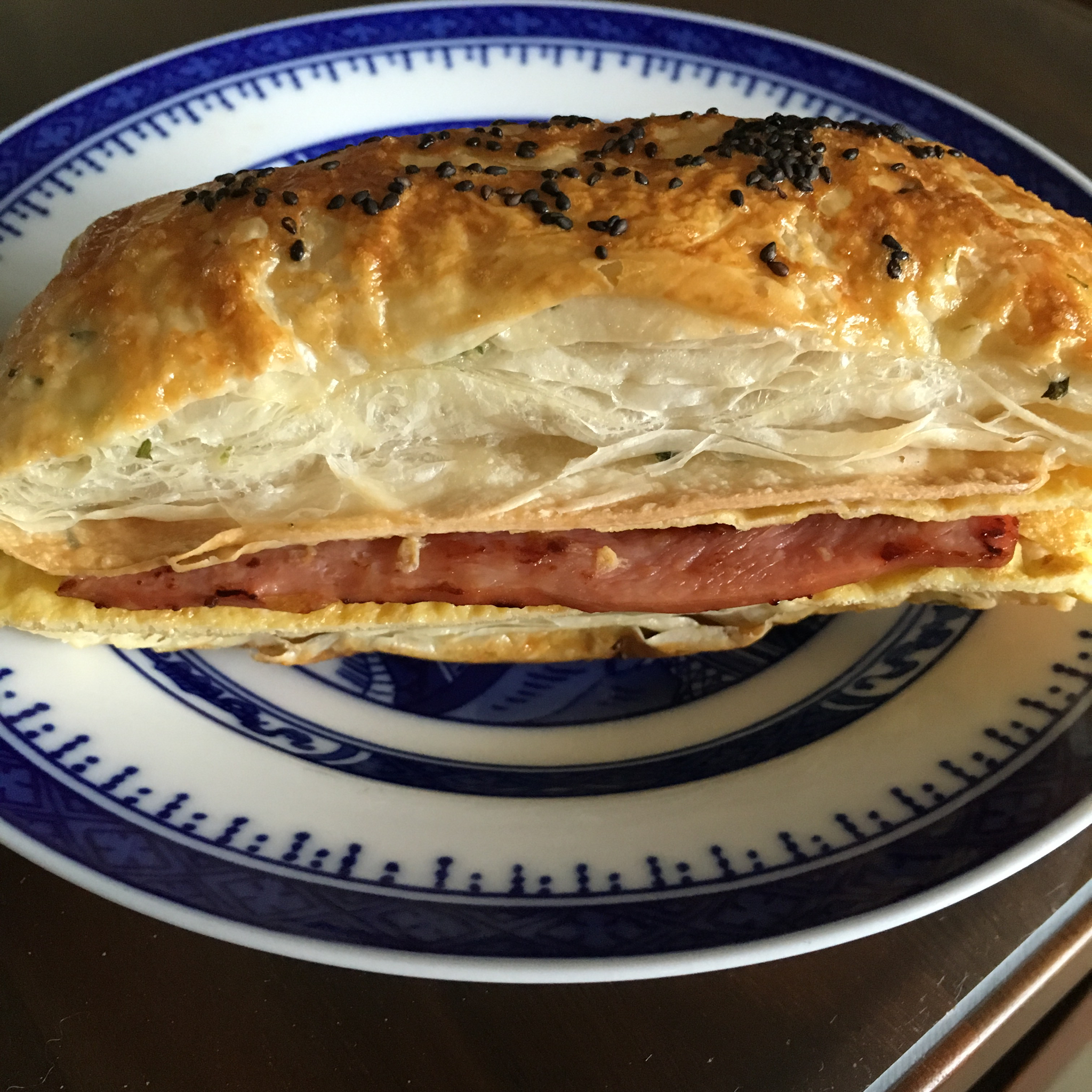 水中月522做的培根蛋法风烧饼