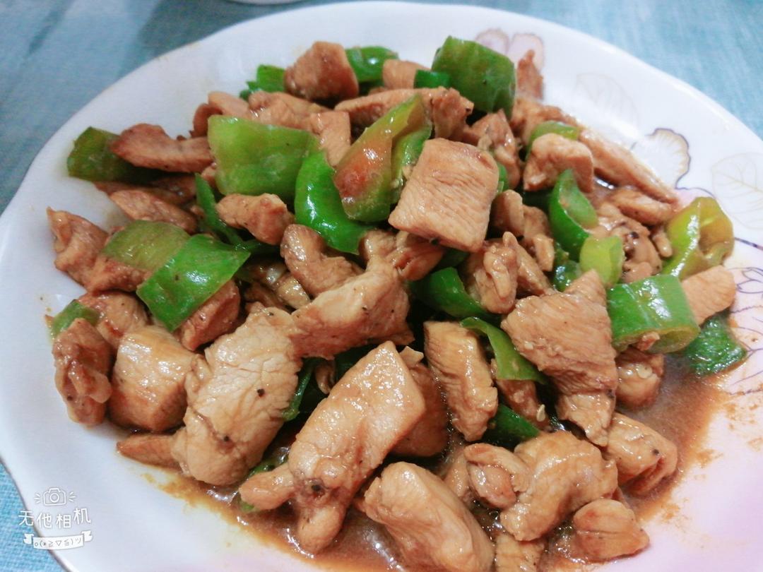 青椒炒鸡胸肉，超美味哟！超简单！
