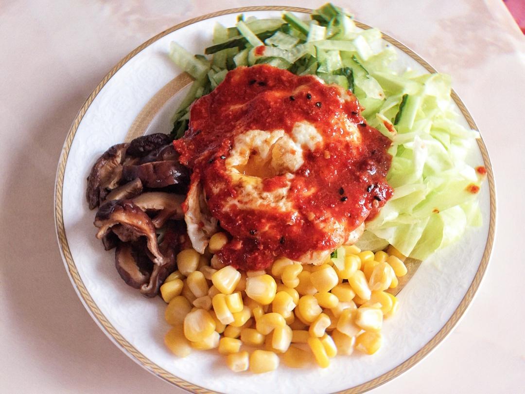 菜比饭多的韩式拌饭