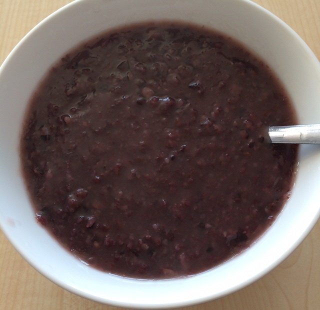 花生红枣黑米粥