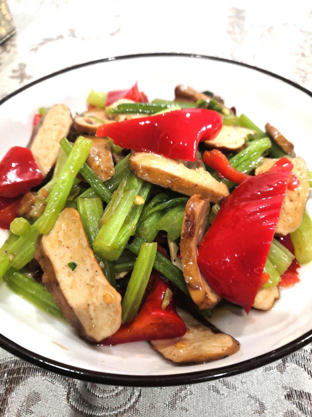 芹菜豆腐干炒肉丝