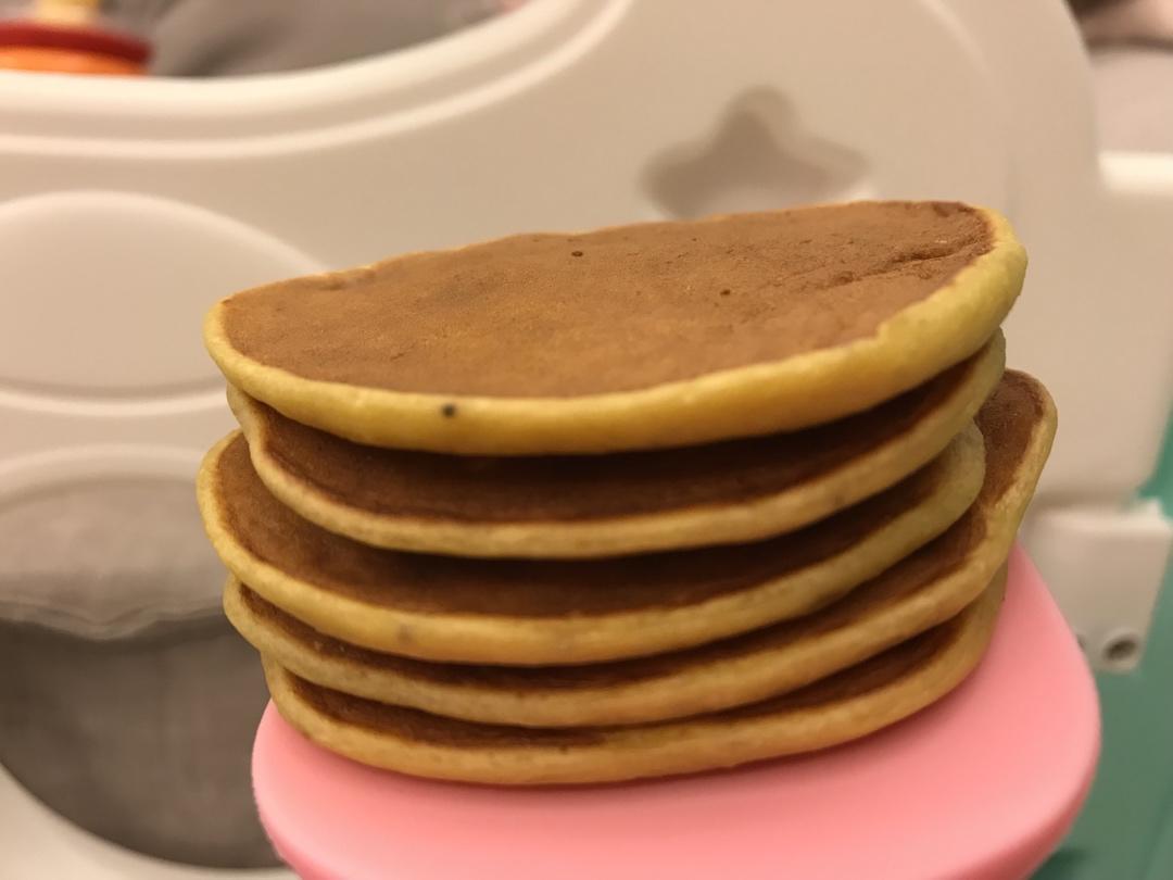 8月+宝宝辅食                                                                    香蕉鸡蛋松饼