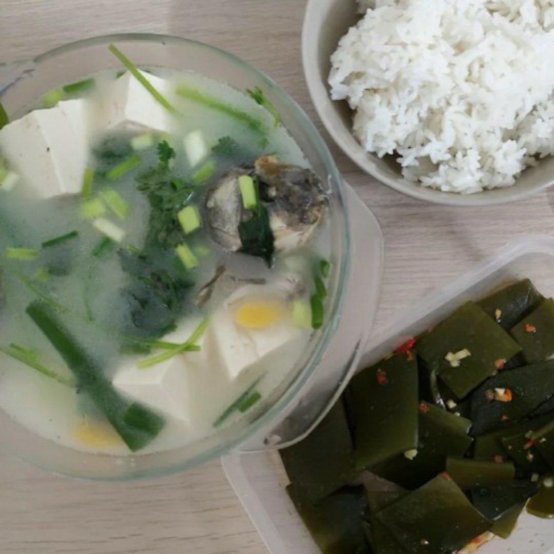 鲫鱼豆腐汤