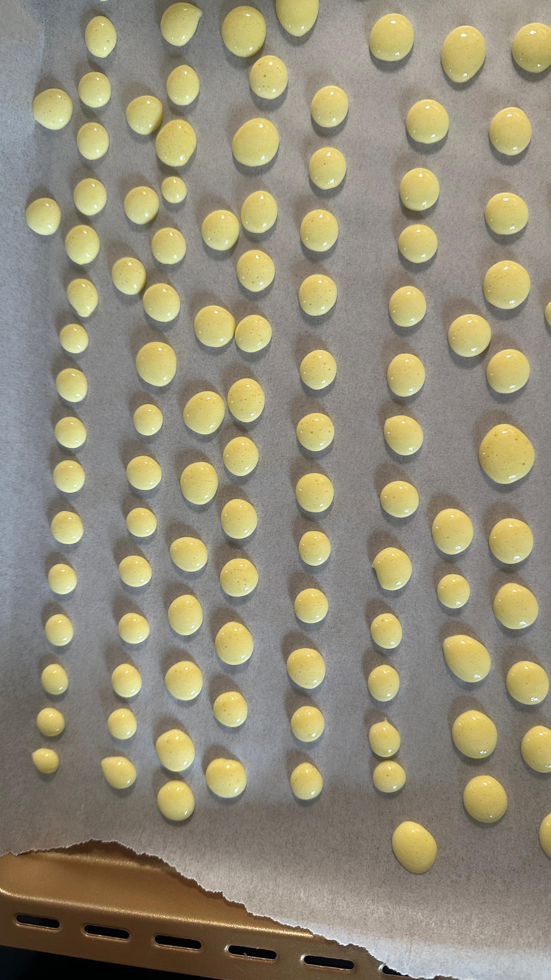 入口即化的无添加蛋黄溶豆