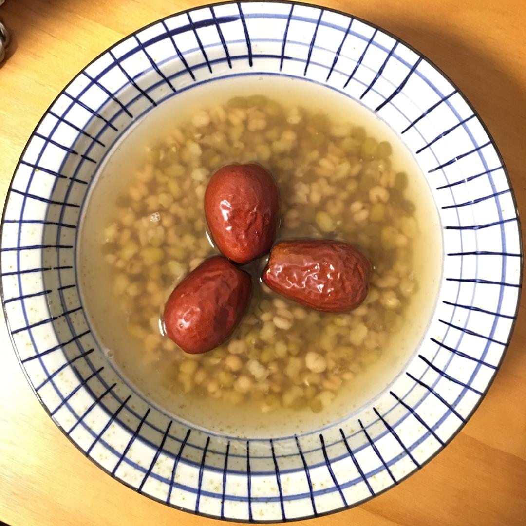薏仁绿豆百合汤