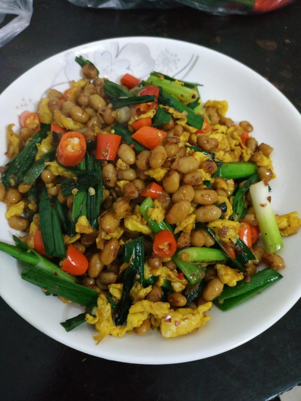 小柚子哥哥啊做的腊八豆炒鸡蛋