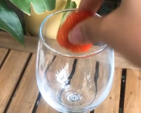 高颜值甜甜草莓饮品