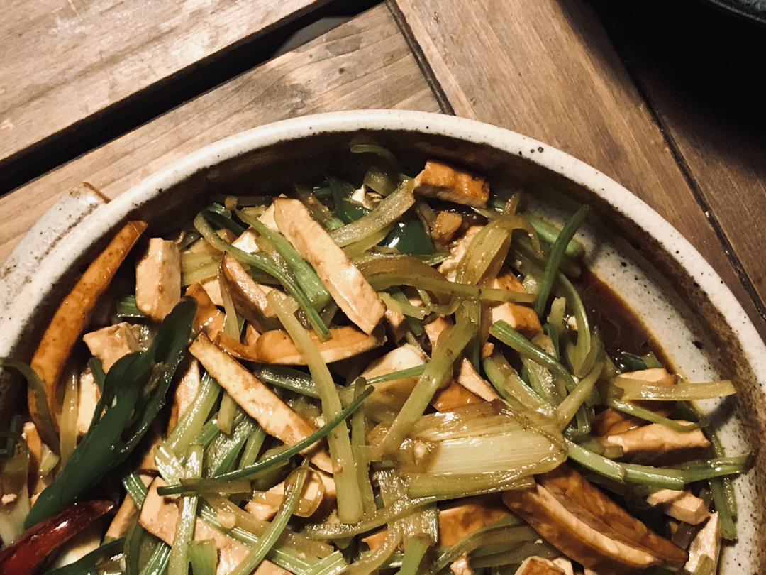 芹菜炒香干