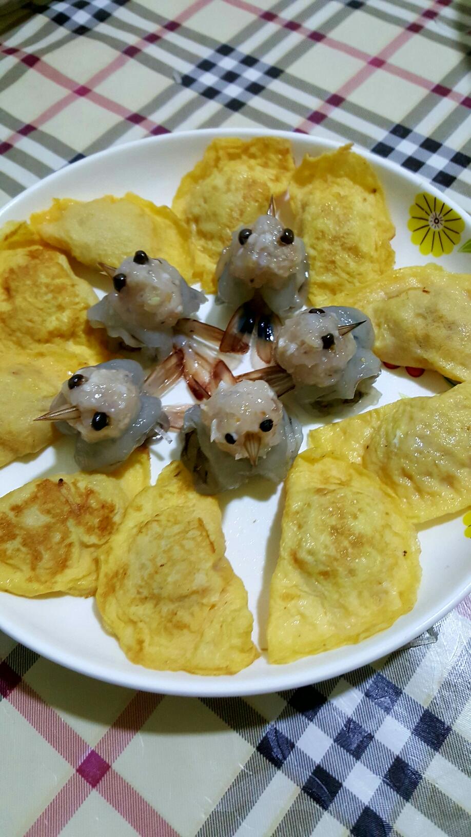 可以不用,小鸟都做好后,蒸锅水开后上锅蒸6分钟,否则虾肉口感太老,蒸