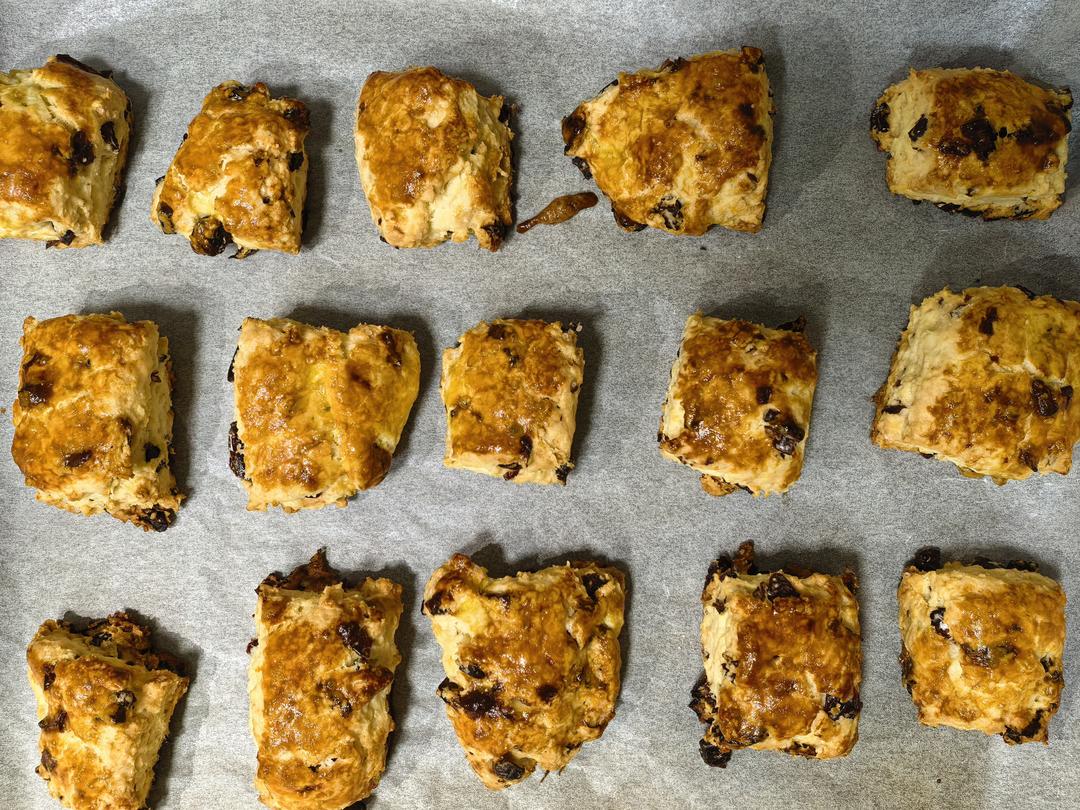 消耗淡奶油的司康