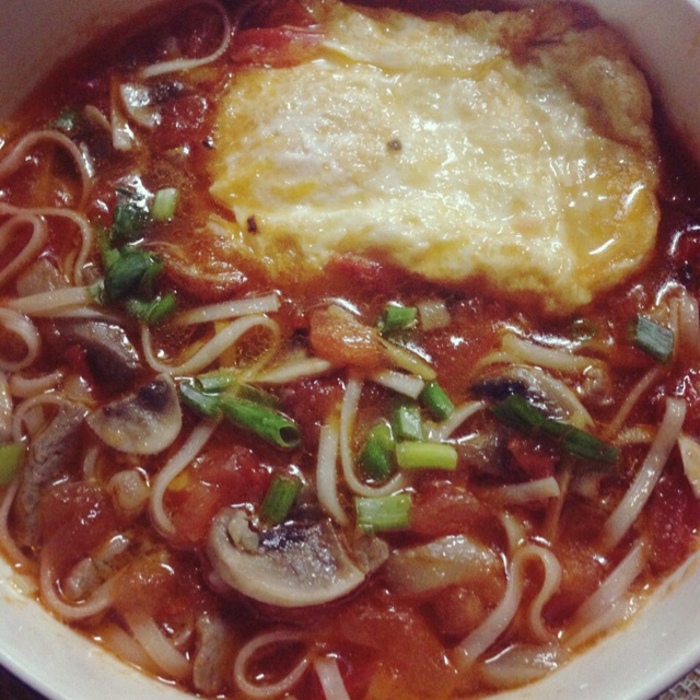 最家常的普通汤面——西红柿鸡蛋龙须面