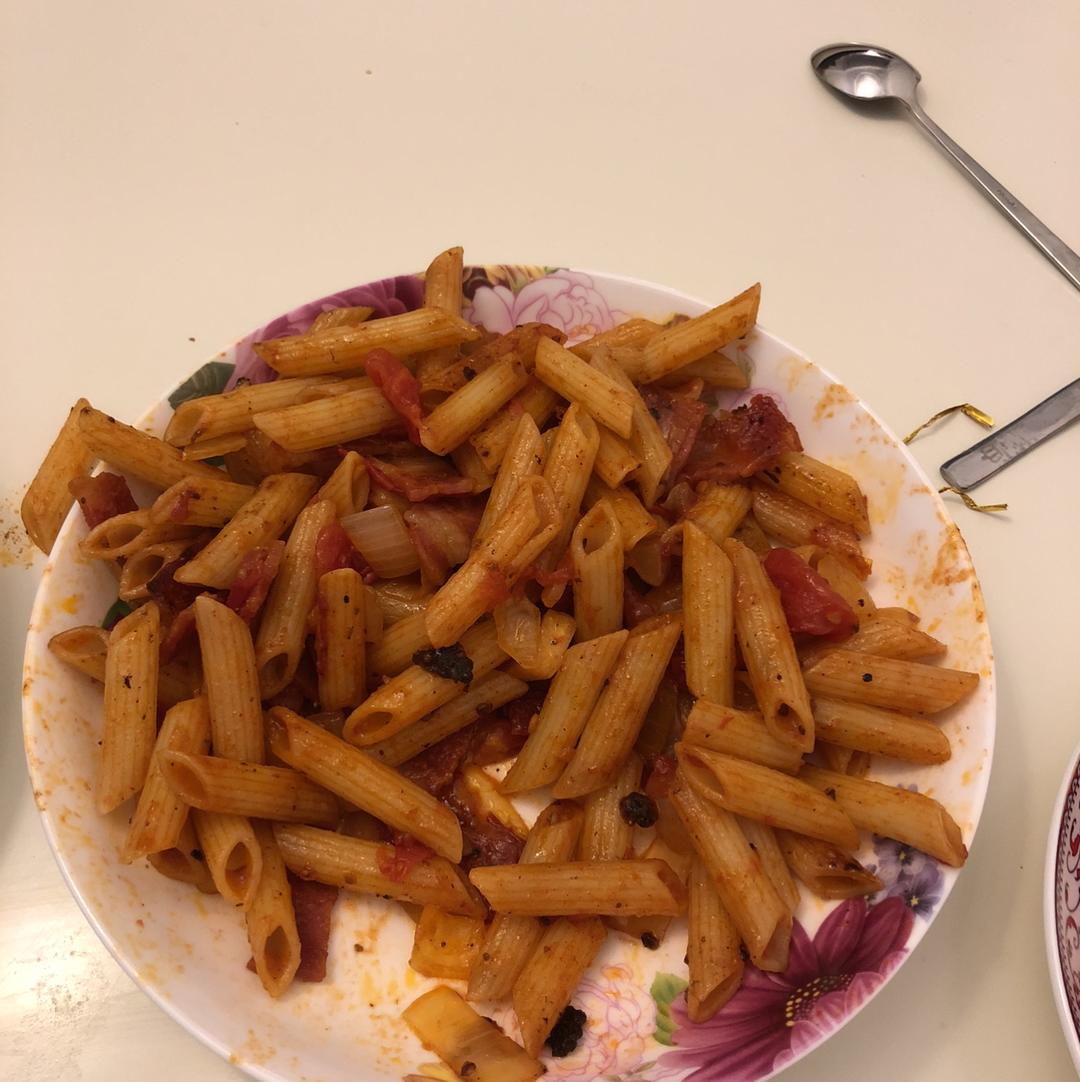 炒鸡随便洋葱培根意面