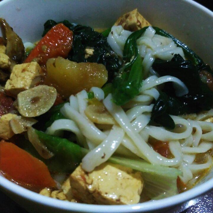 番茄烧豆腐面(Noodle with Braised Firm Tofu with Tomatoes)