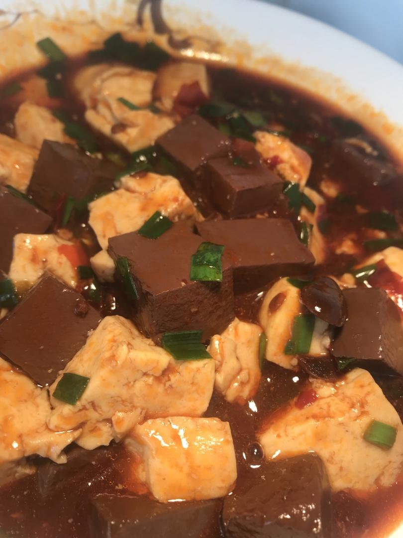 鸭血豆腐煲