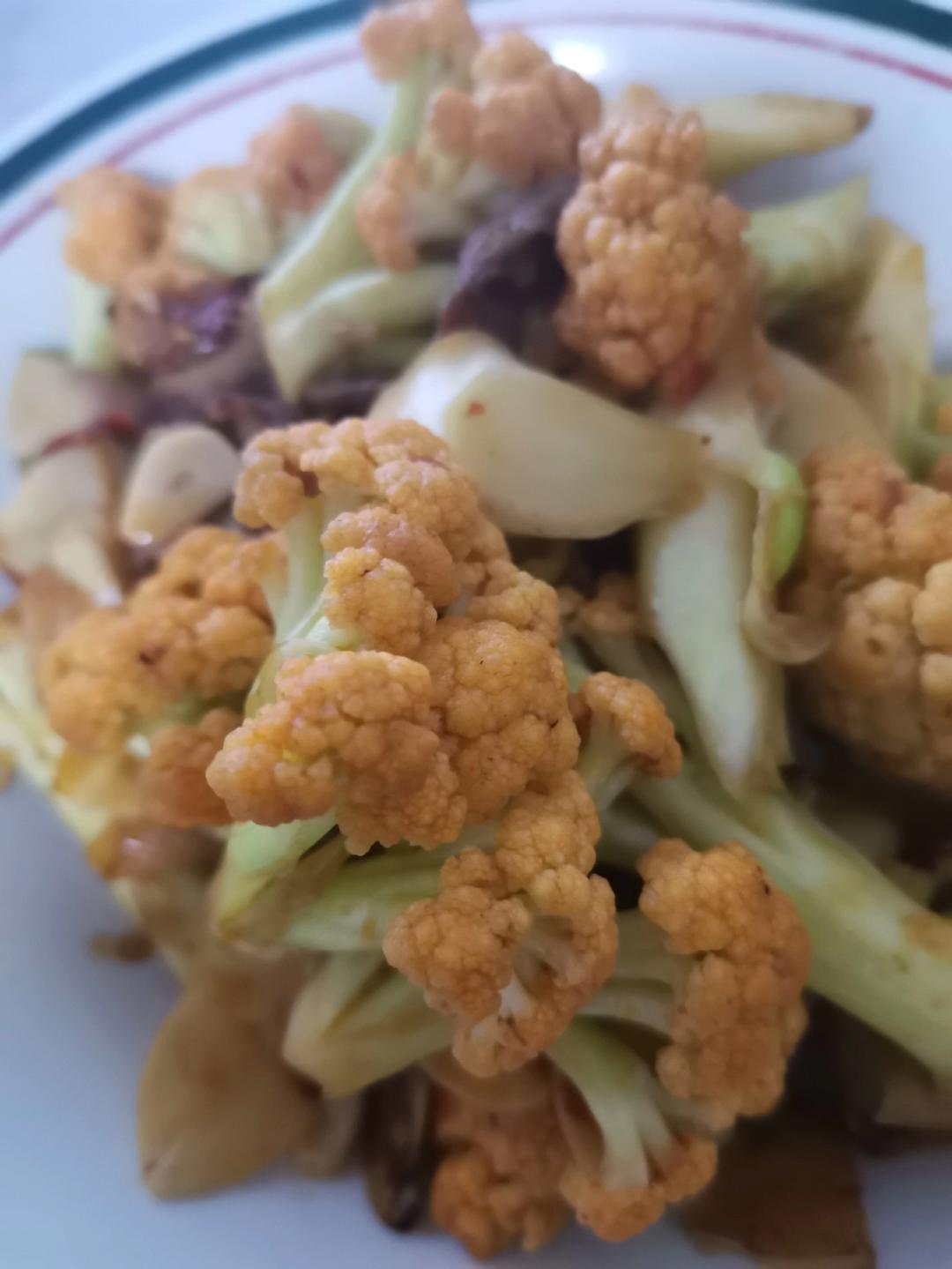 老干妈版干锅有机菜花，嘎嘎好吃下饭