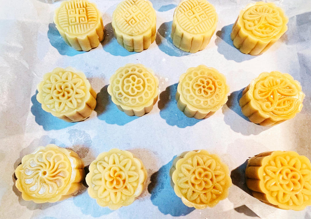 广式月饼——蛋黄莲蓉月饼