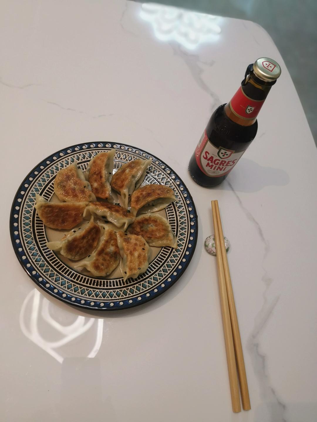 早餐来一锅香脆的生煎饺子