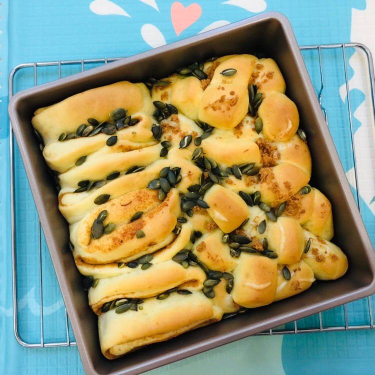 手撕千层肉松面包