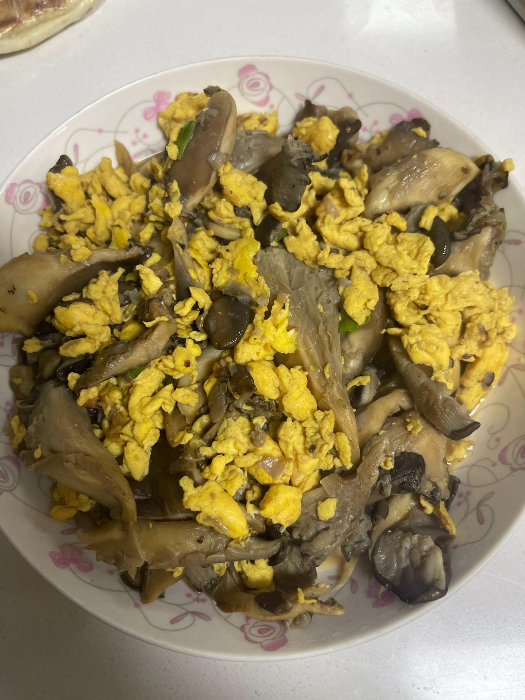 蘑菇炒鸡蛋	平菇这样炒，鲜美无比巨好吃