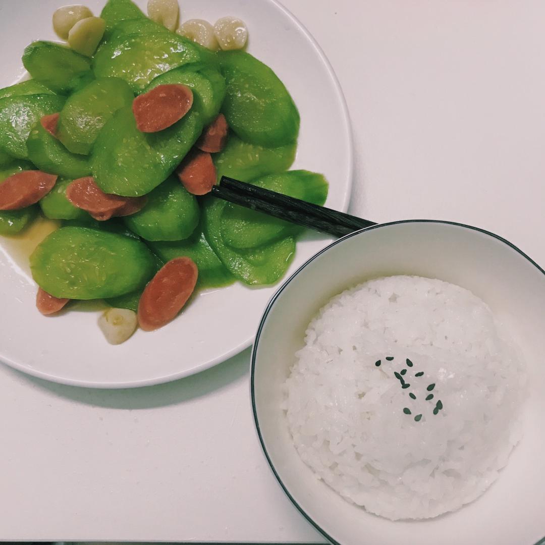 黄瓜炒火腿肠