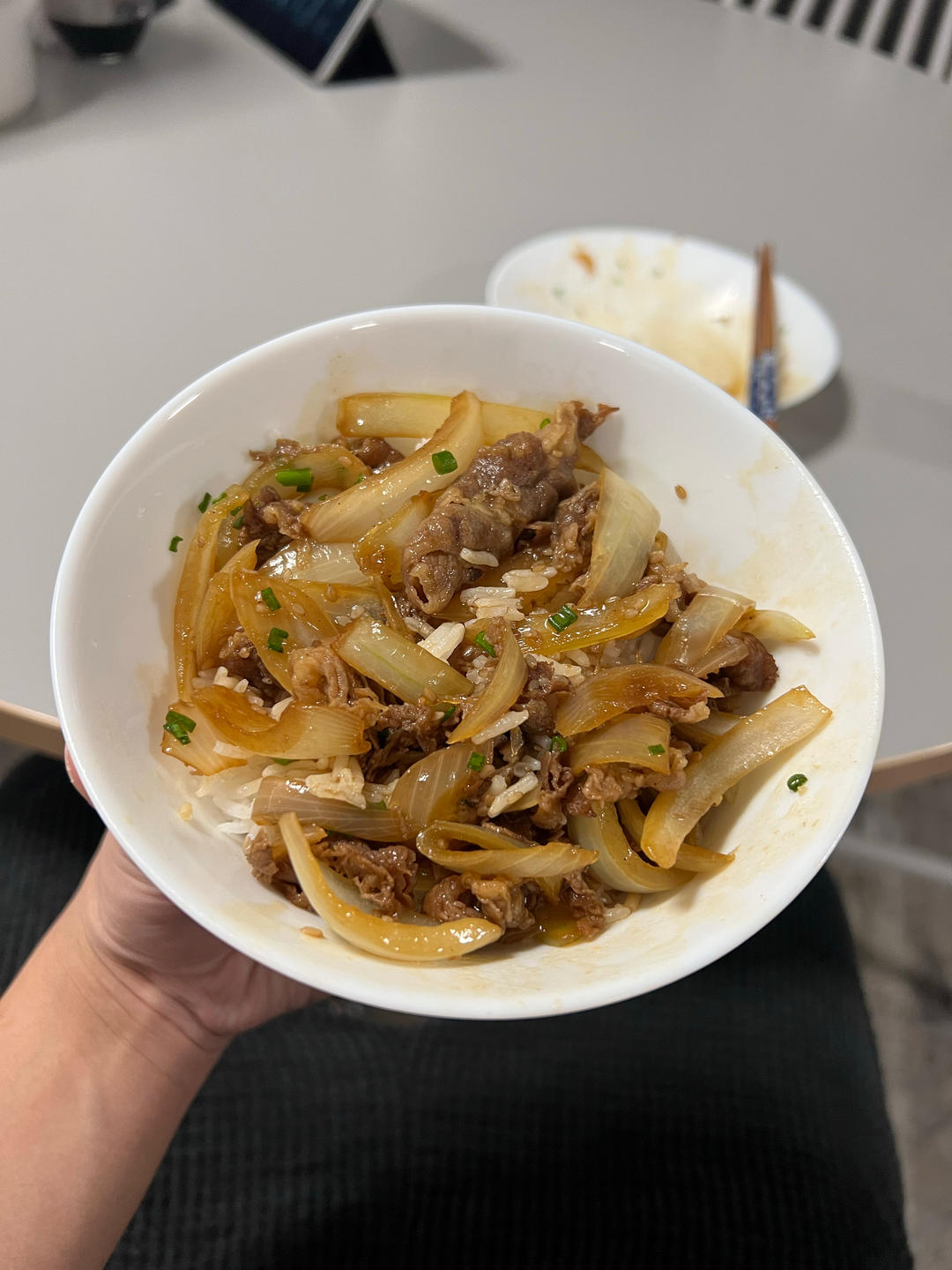 好吃到舔盘的秘制洋葱炒肥牛卷！拌饭巨香