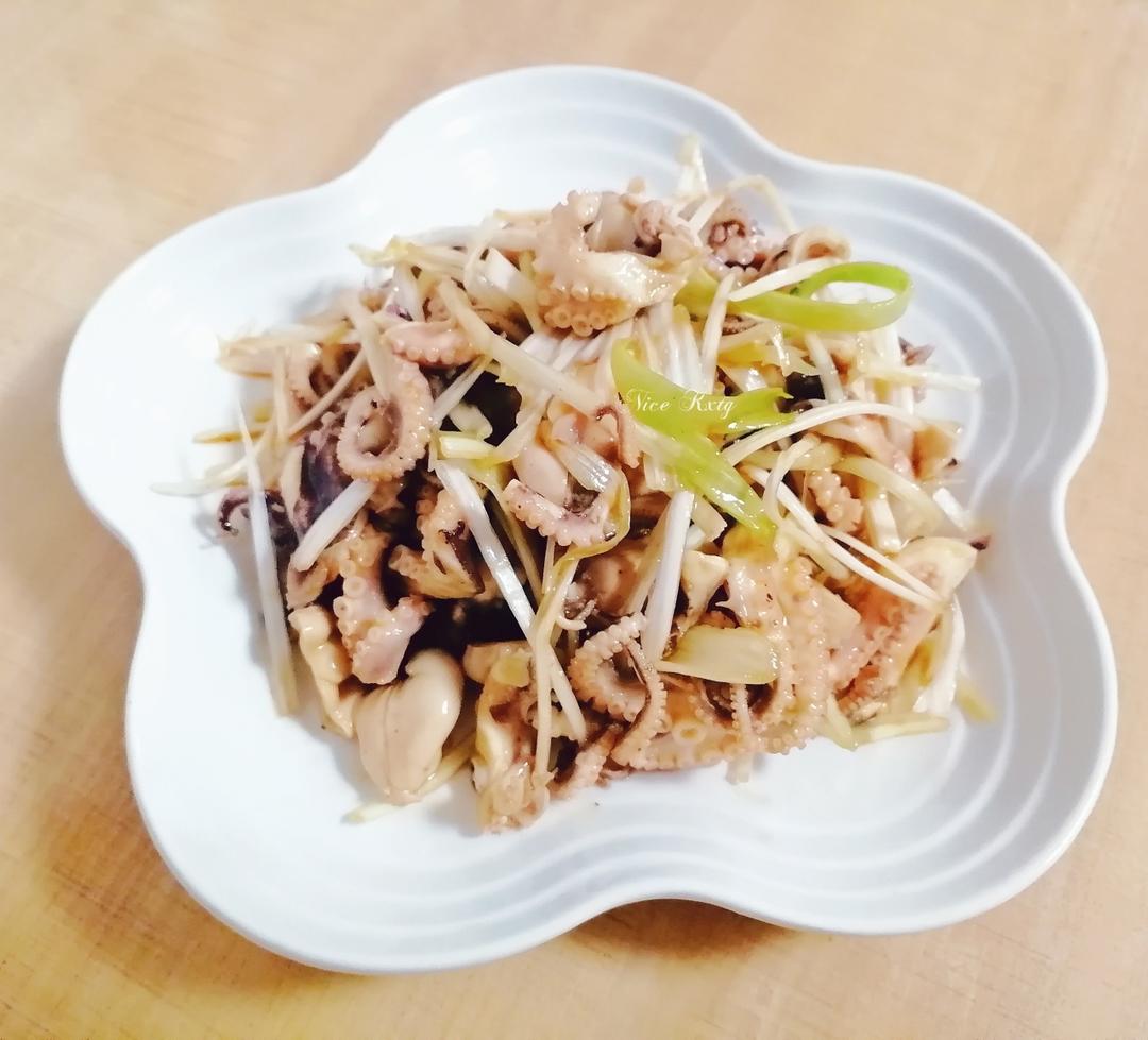 青岛家喻户晓的【葱拌八带】是酒店招牌菜也是家常菜…