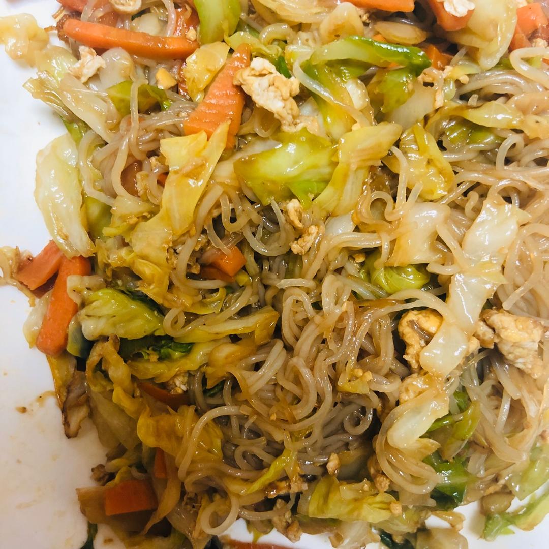 包菜粉丝炒鸡蛋