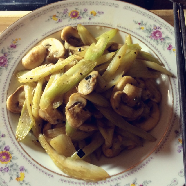 蘑菇芹菜