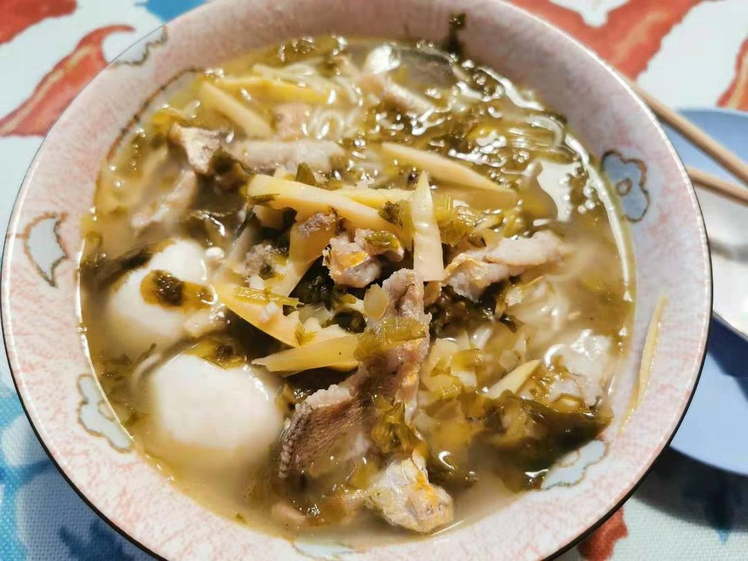 雪菜黄鱼煨面