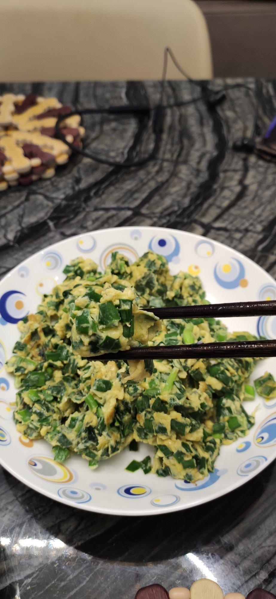 韭菜末炒鸡蛋