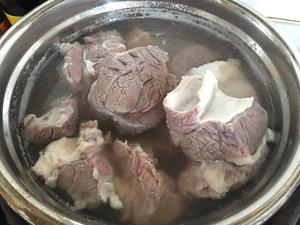 好吃不长肉的牛肉夹馍的做法 步骤3