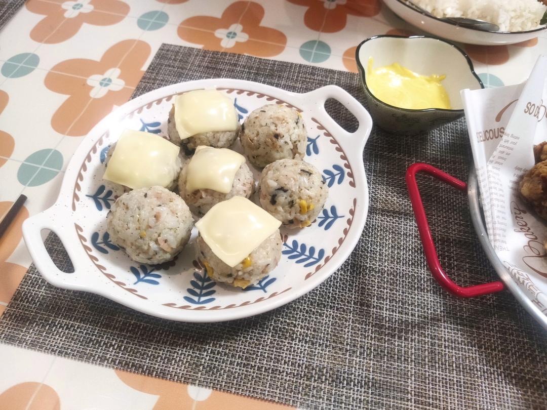 五分钟快手金枪鱼海苔饭团