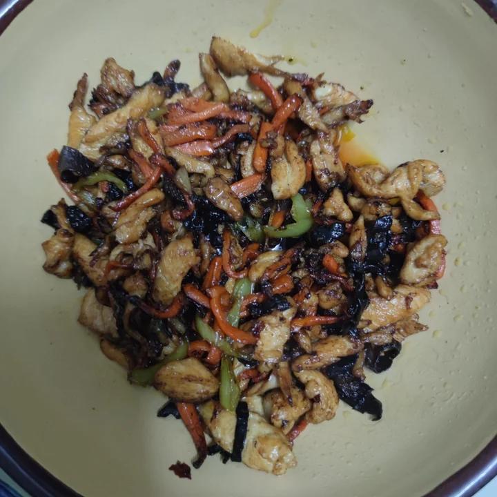 米饭🍚杀手鱼香鸡丝         （减脂期也可以吃）