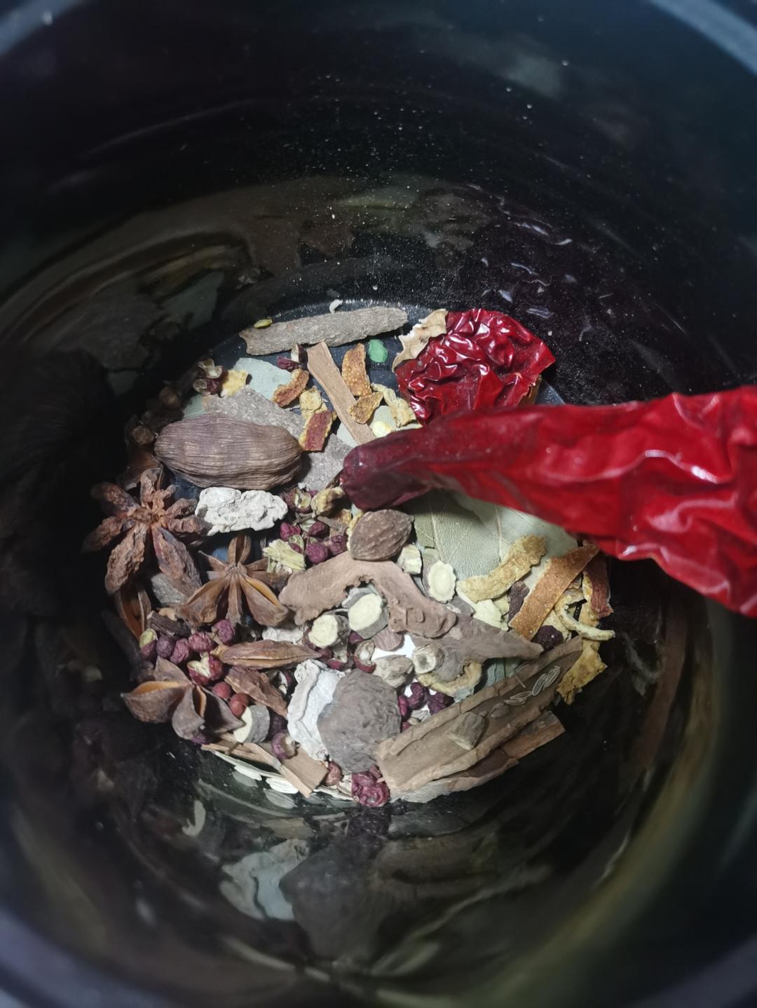 卤猪尾