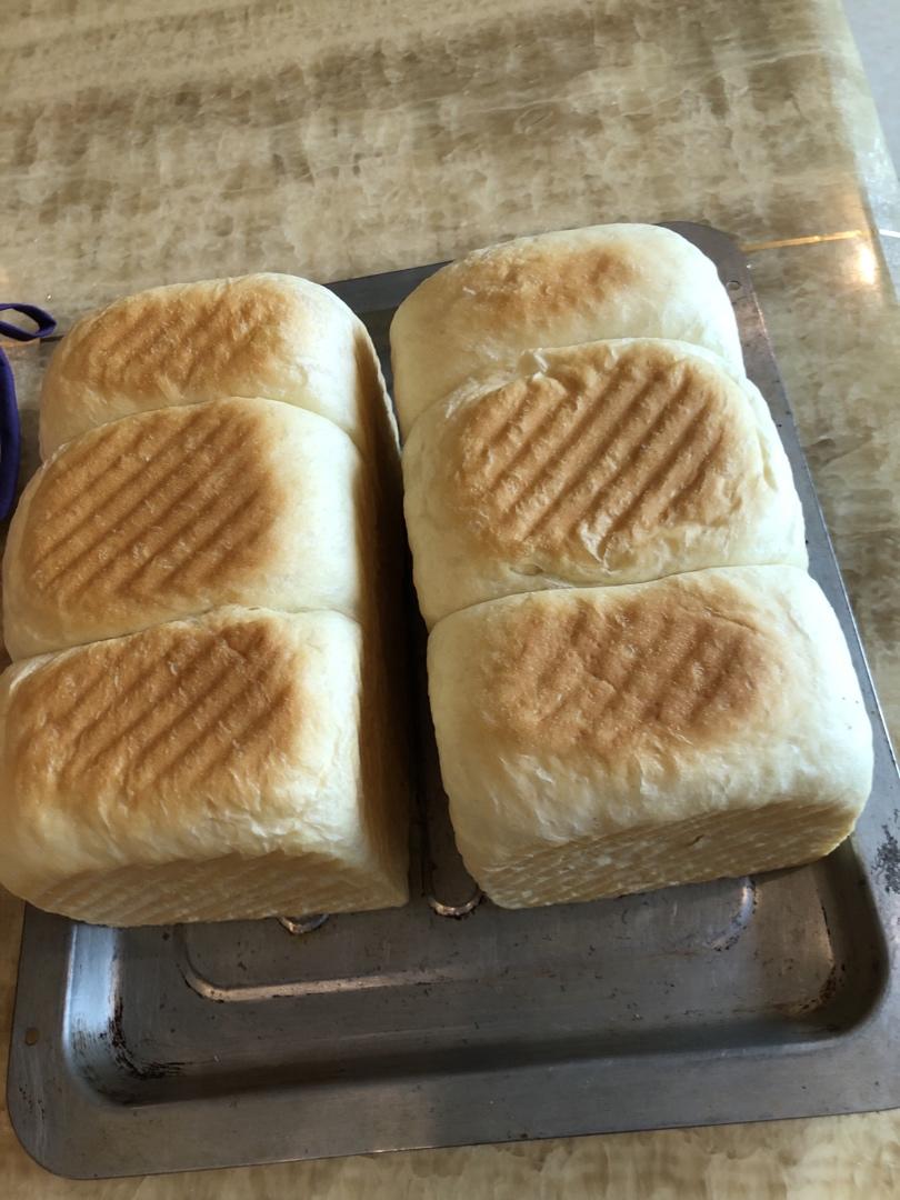 吐司，奶香手撕面包，超级香浓