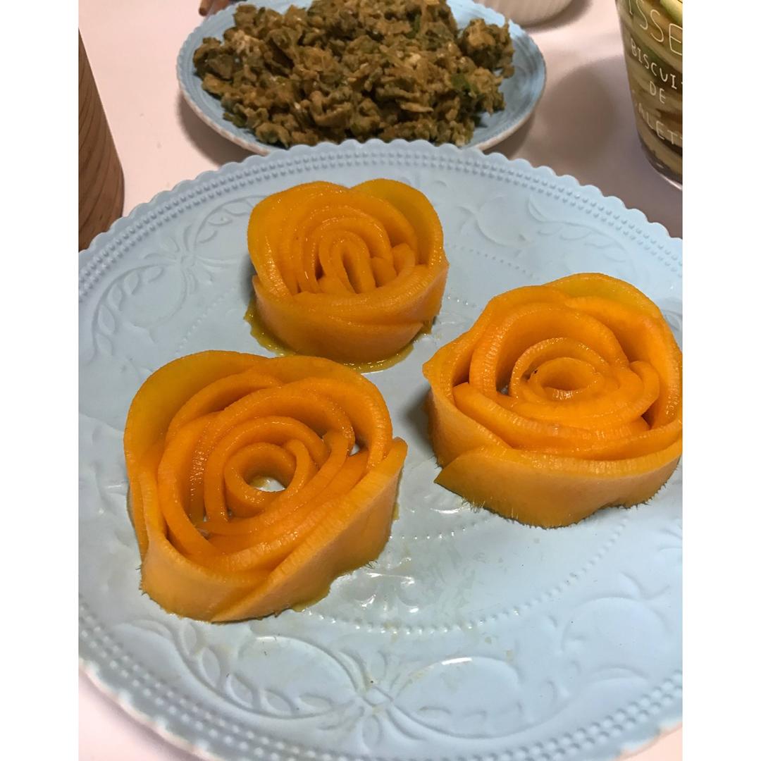 椰浆芒果糯米饭（附芒果玫瑰花做法）