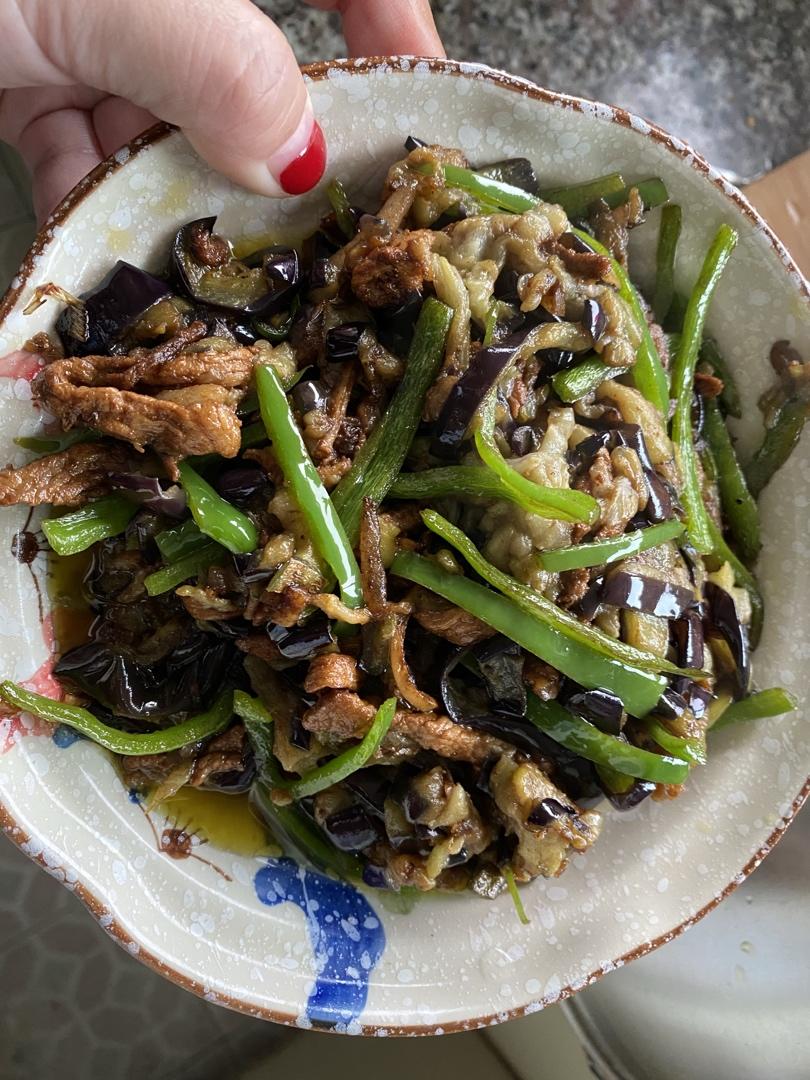 堂妈小厨——辣椒炒茄丝