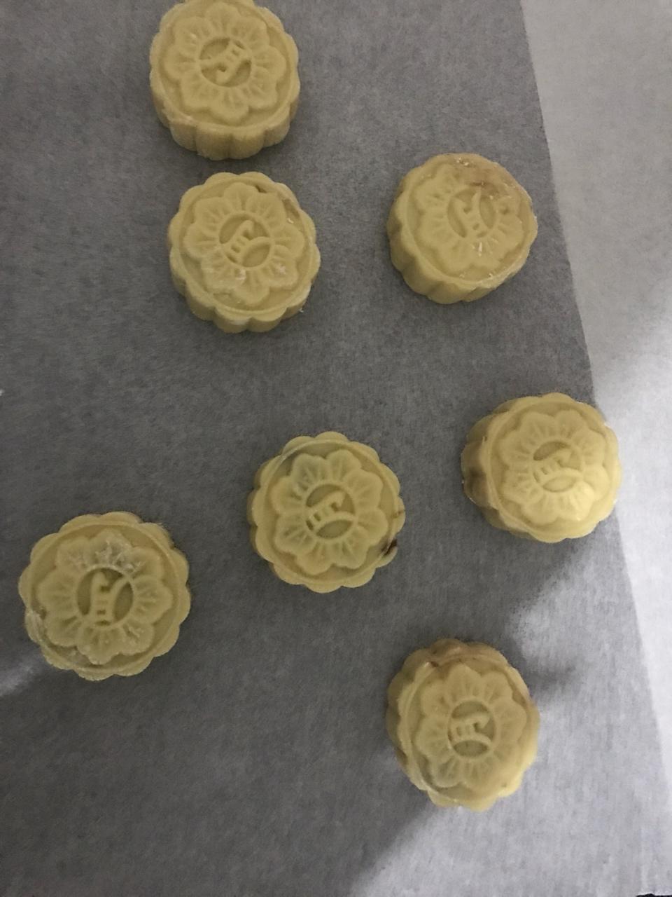 广式月饼—蛋黄莲蓉月饼