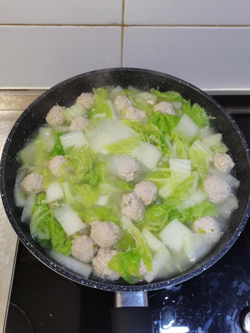 冬瓜白菜丸子粉丝汤的做法